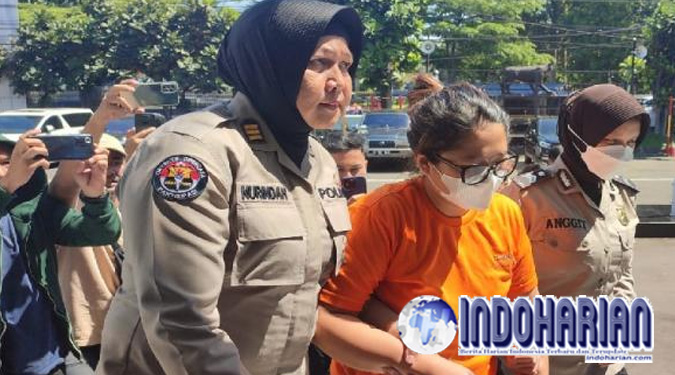 Tour Leader Wanita Bawa Kabur Uang Karyawisata Tour Leader Wanita Bawa Kabur Uang Karyawisata