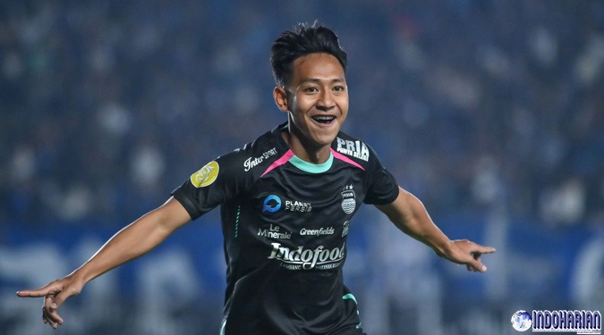 Patrick Kluivert Panggil Beckham Putra untuk Perkuat Timnas Indonesia Patrick Kluivert Panggil Beckham Putra untuk Perkuat Timnas Indonesia