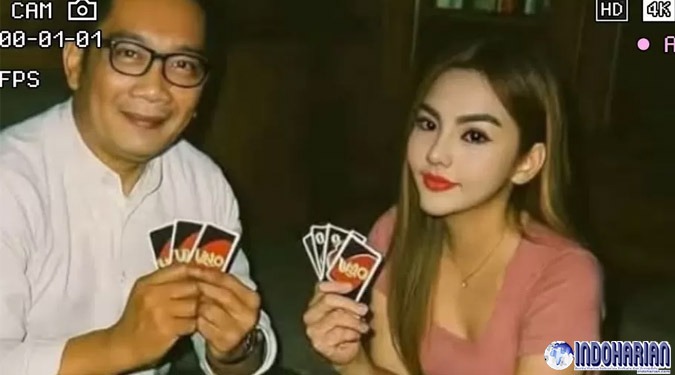 Jelang Pemeriksaan Sebagai Tersangka, Lisa Mariana Santai Posting Konten Rujuk dengan Mantan Suami Jelang Pemeriksaan Sebagai Tersangka, Lisa Mariana Santai Posting Konten Rujuk dengan Mantan Suami