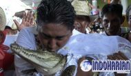 Permalink to Viral! Wali Kota Menikahi Buaya Di Meksiko