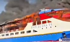 Permalink to Kapal Terbakar Hebat, TNI Gerak Cepat Selamatkan Ratusan Nyawa