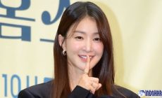 Permalink to Lee Si Young Hamil setelah Bercerai Picu Pro dan Kontra