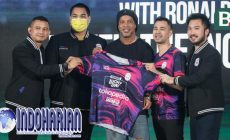 Permalink to Pemain Sepak Bola Legendaris Asal Negara Brazil Ronaldinho menghadiri Launching Jersey Rans