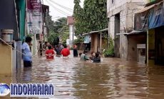 Permalink to Hujan Deras!! Banjir Di Cipinang Melayu, Sempet Sampai 75 cm