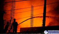 Permalink to Kebakaran Pabrik Sandal, 20 Damkar Baru Padam
