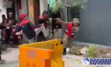 Permalink to Viral! Penendang Kungfu Satpol PP Saat Demo UMK