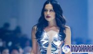 Permalink to Sophia Latjuba Jadi Model Jakarta Fashion Week 2023